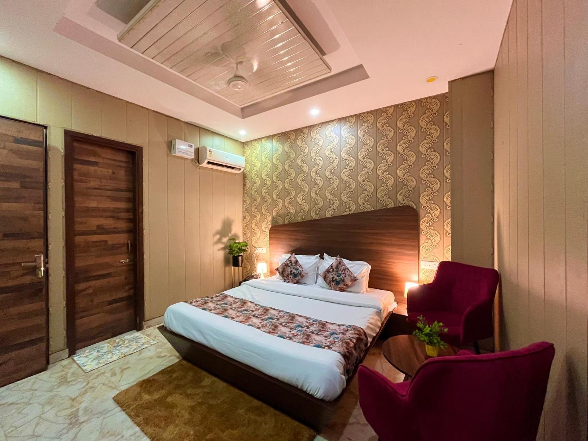 Hotel The Pearl Grand - Top Rated ! Most Awarded ! Parking ! Lift ! Luxury Rooms ! Best Selling Zirakpur Esterno foto
