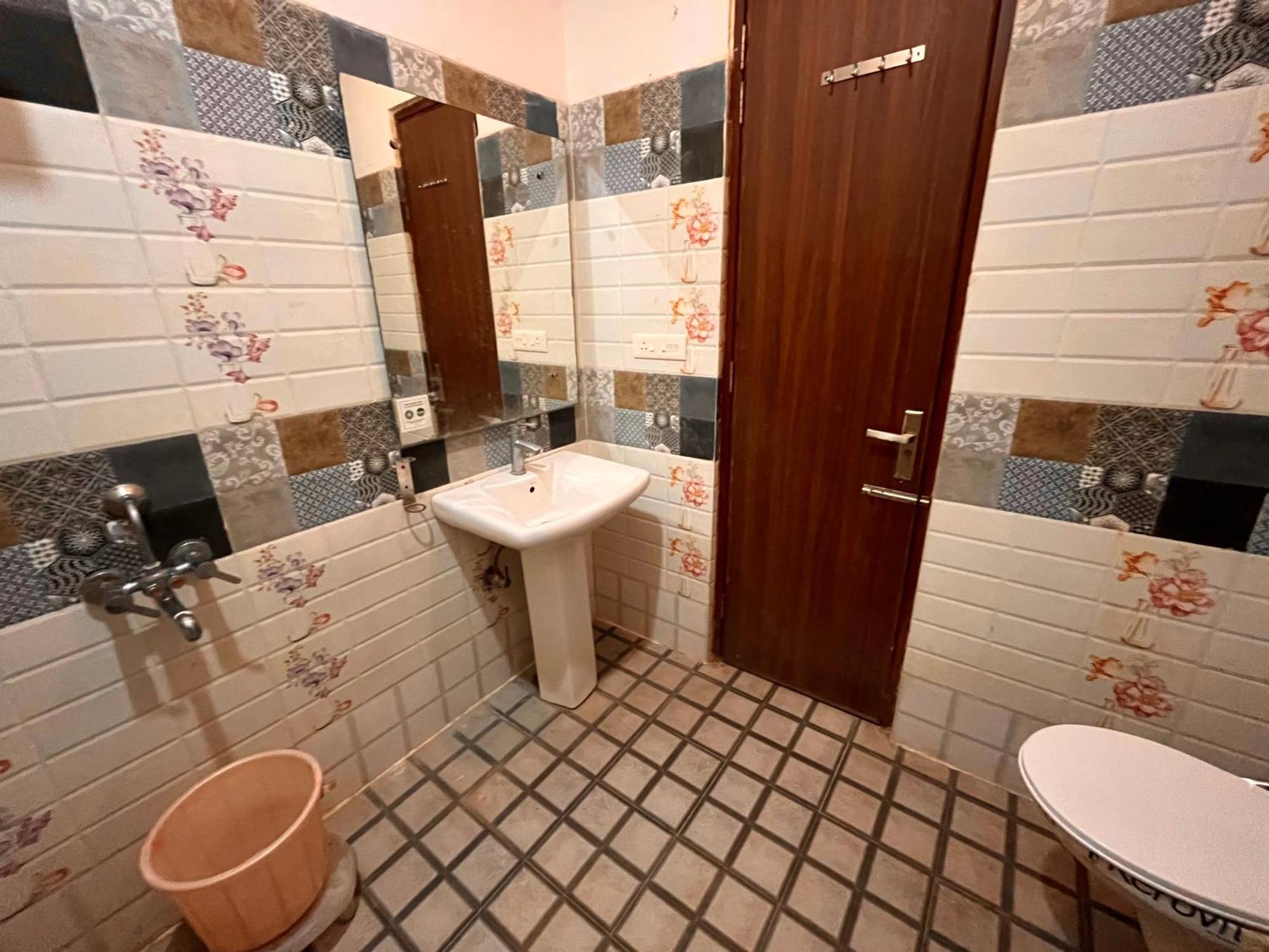 Hotel The Pearl Grand - Top Rated ! Most Awarded ! Parking ! Lift ! Luxury Rooms ! Best Selling Zirakpur Esterno foto
